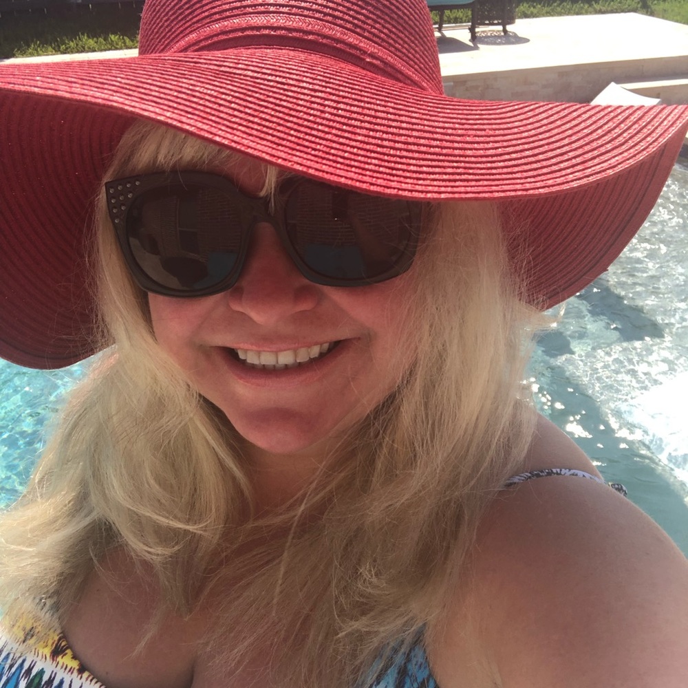 Meet your Posher, Leigh